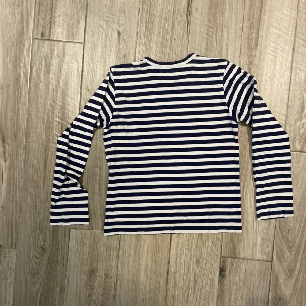 Comme de Garçons PLAY heart navy striped cotton long sleeve t shirt - Picture 3 of 3